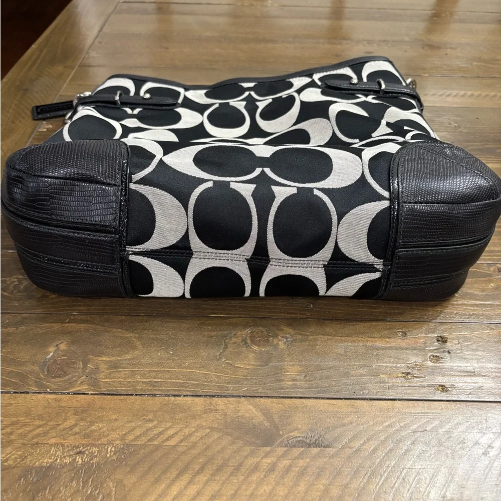 Coach Collette Signature Hobo Bag in Jacquard and Leather